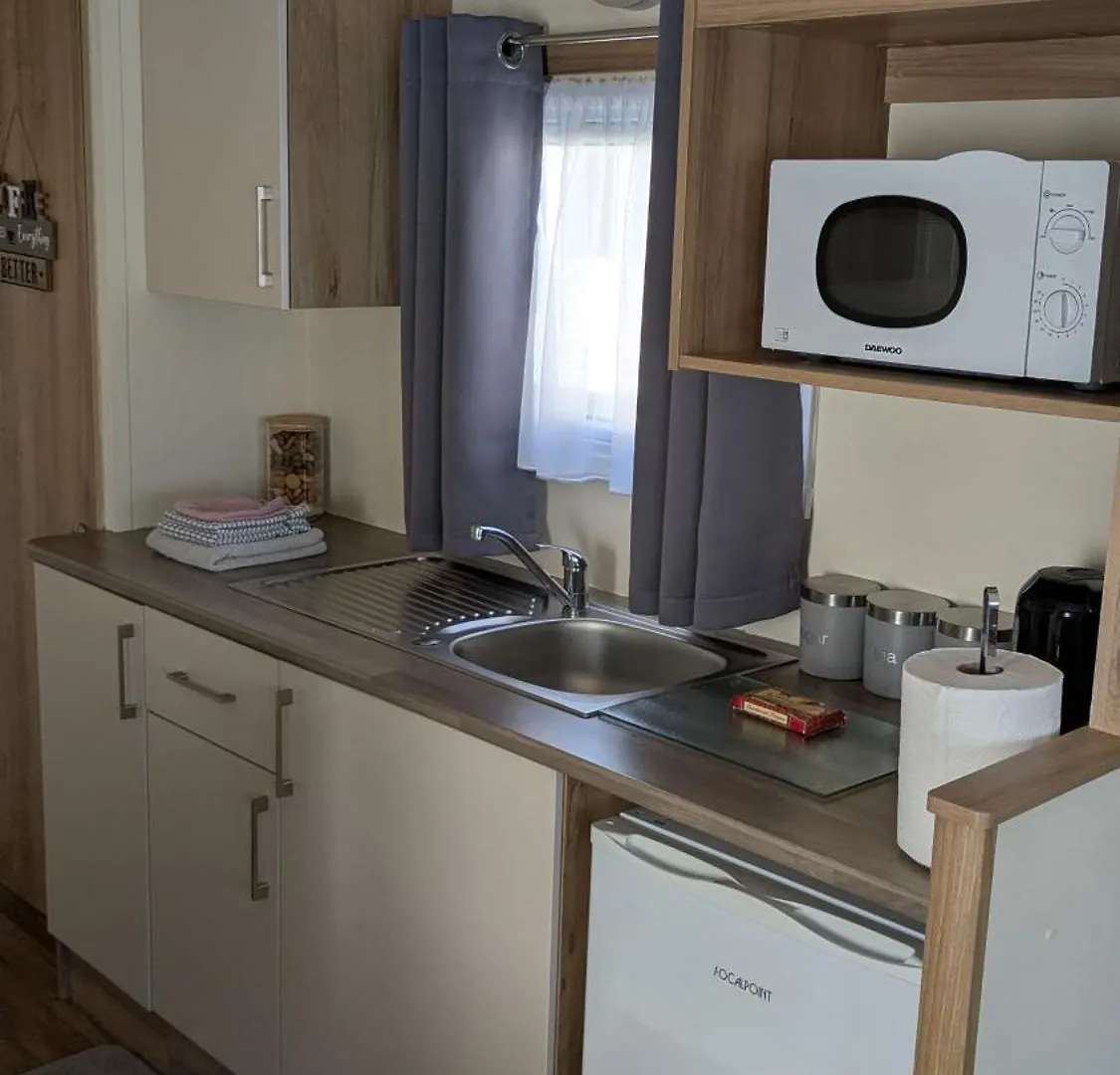 Floppy Feet Pet Friendly Holiday Home Thornwick Bay, Flamborough 0*,  Wielka Brytania