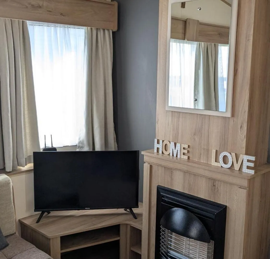Floppy Feet Pet Friendly Holiday Home Thornwick Bay, Flamborough 0*,  Wielka Brytania