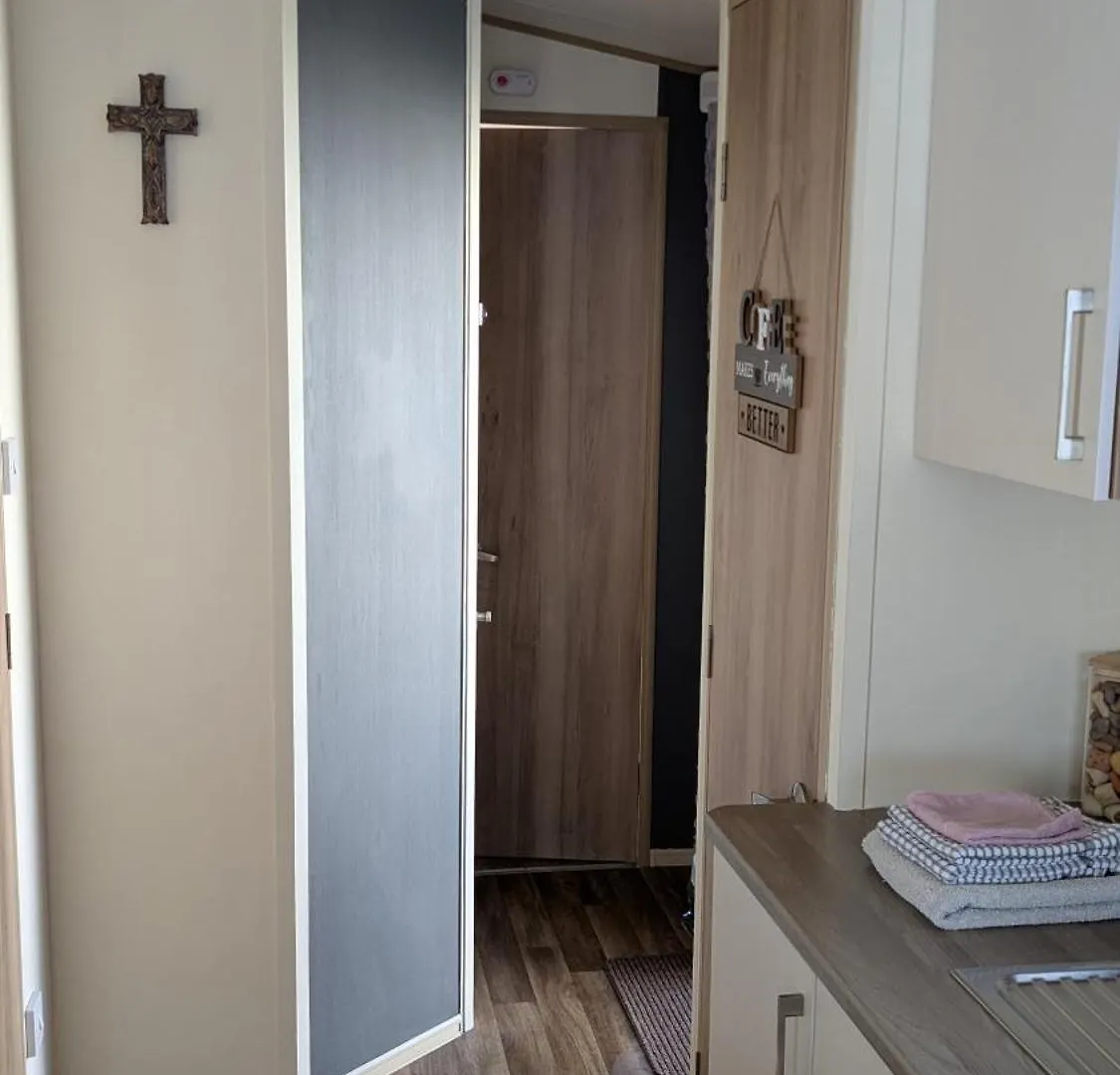Floppy Feet Pet Friendly Holiday Home Thornwick Bay, Flamborough 0*,