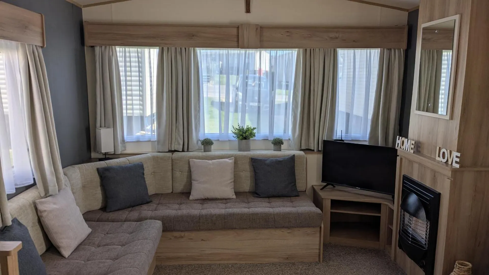Kemping Floppy Feet Pet Friendly Holiday Home Thornwick Bay, Flamborough